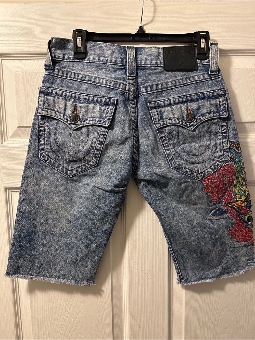 True Religion ‘Ricky’ Relaxed Straight Dragon Embroidered Denim Shorts - Size 28